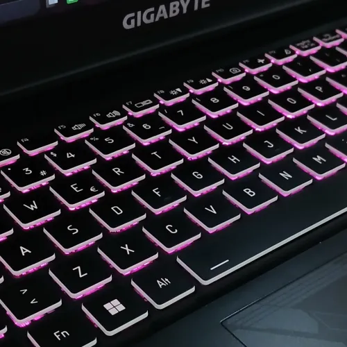 Laptop Gaming pc gamer, architecture Gigabyte G5 RTX 4060 144Hz i5-12500H 16 Go DDR4 512 Go NVME
