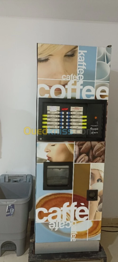 Distributeur automatique boisson chaude 