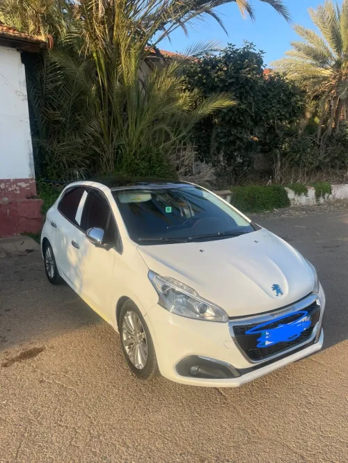 Peugeot 208 2016 Allure Facelift