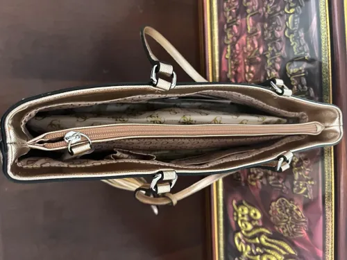 Sac élégant Guess