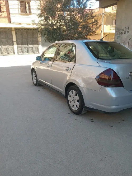 Nissan Tiida 5 portes 2006 Tiida 5 portes