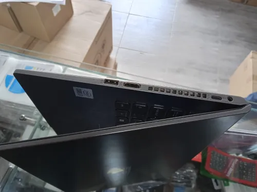 ASUS