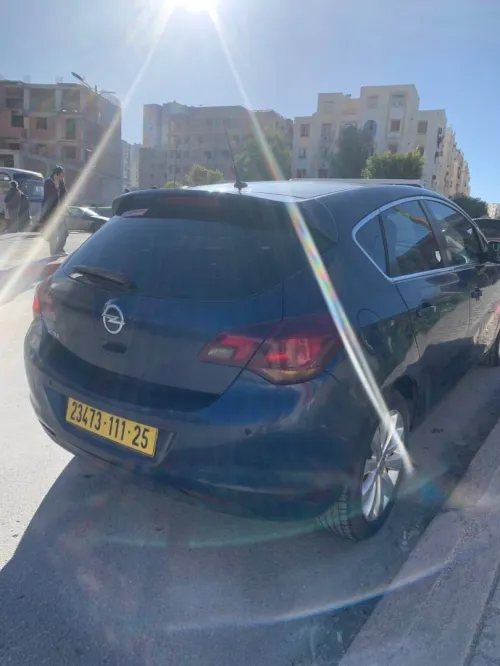 Opel Astra 2011 G