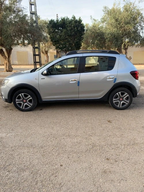 Dacia Stepway 2023 Stepway 1,6 ess thkrud 2023 machi 105000