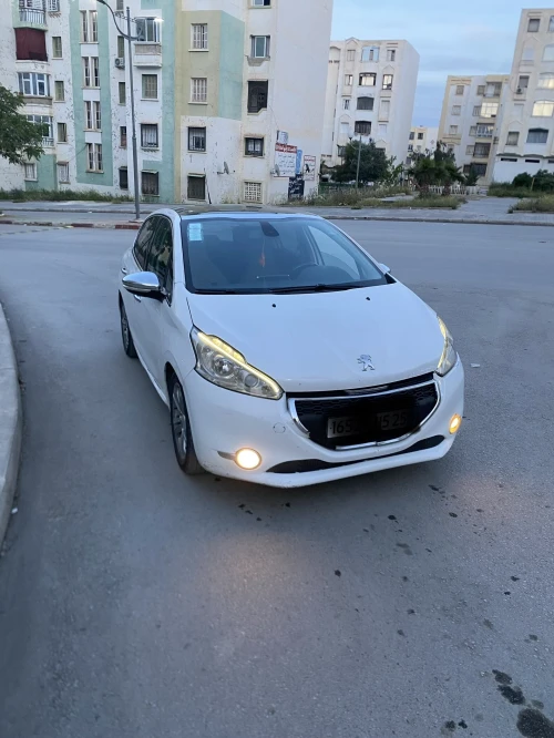 Peugeot 208 2015 Allure