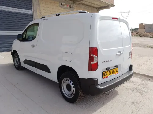 Fiat Doblo 2024 2 place