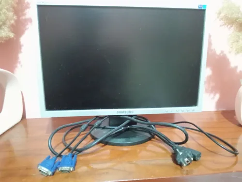 شاشة سامسونج60ghz 19p