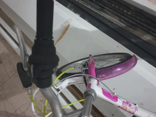 Velo B'TWIN  Original 20 pouce de 6 a 10 ans etat 10/10 venue de france