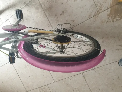Velo B'TWIN  Original 20 pouce de 6 a 10 ans etat 10/10 venue de france