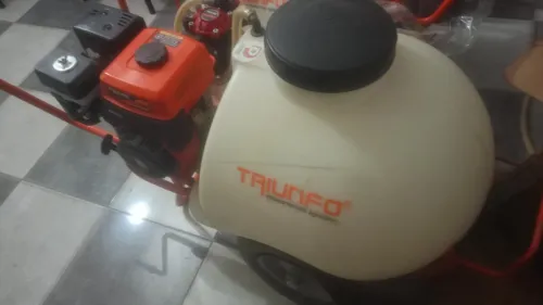 Pulvérisateur a chariot marque triunfo t120l 20bar moteur honda 6,6cv neuve