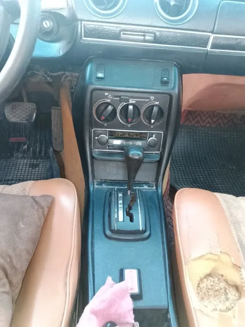 Mercedes W123 1976 240D