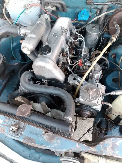 Mercedes W123 1976 240D