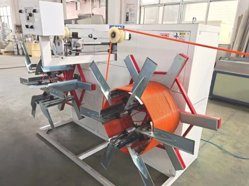Machine de fabrication de gaine éléctrique orange