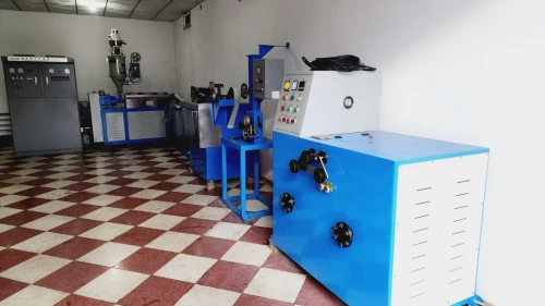 Machine de fabrication de fil électrique et câbles ماكينة تصنيع الاسلاك والكابلات الكهربائية