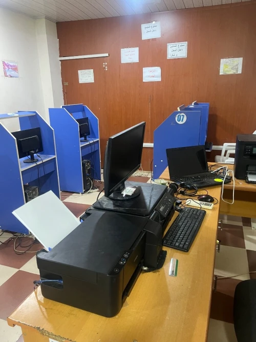 كمبيوتر مكتبي ordinateur de bureau