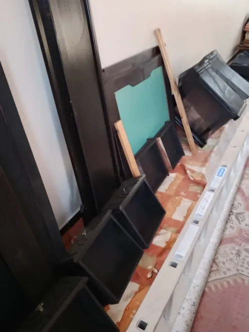 Chambre à coucher noire bois wengee 