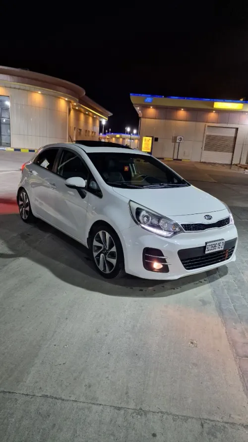 Kia Rio 5 portes 2015 Funny Facelift 
