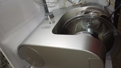 بيع مستعجل  pétrin kenwood 1400w/5l