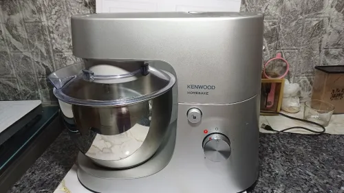 Pétrin kenwood 5l/1400w جديد ماشي شهر برك