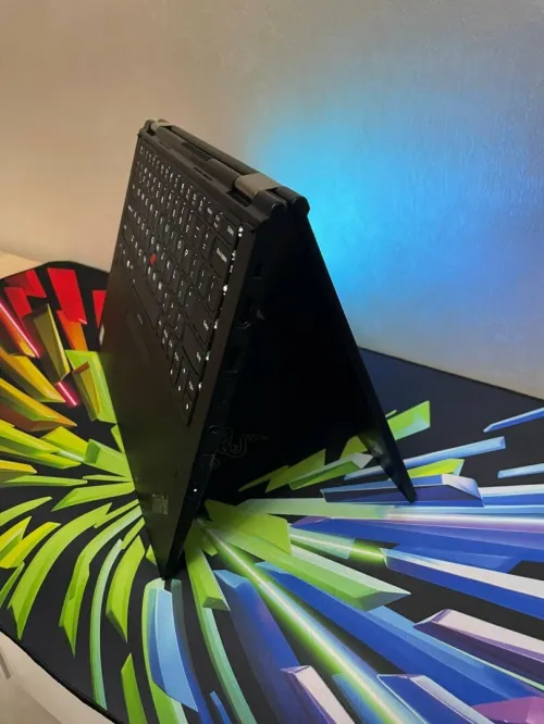 Lenovo ThinkPad Yoga X380 تاتش 360 ستايلو يدور كامل