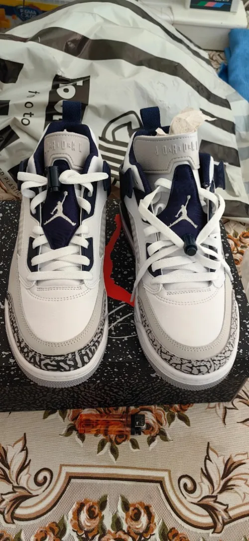 Air jordan spizike 