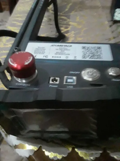 Laser Graveur  et Machine a coudre zigzag  