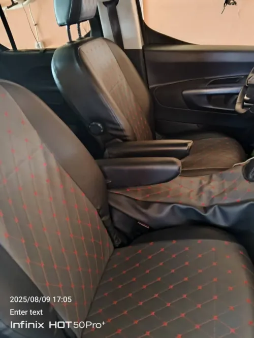 Peugeot rifter 2021 touts option