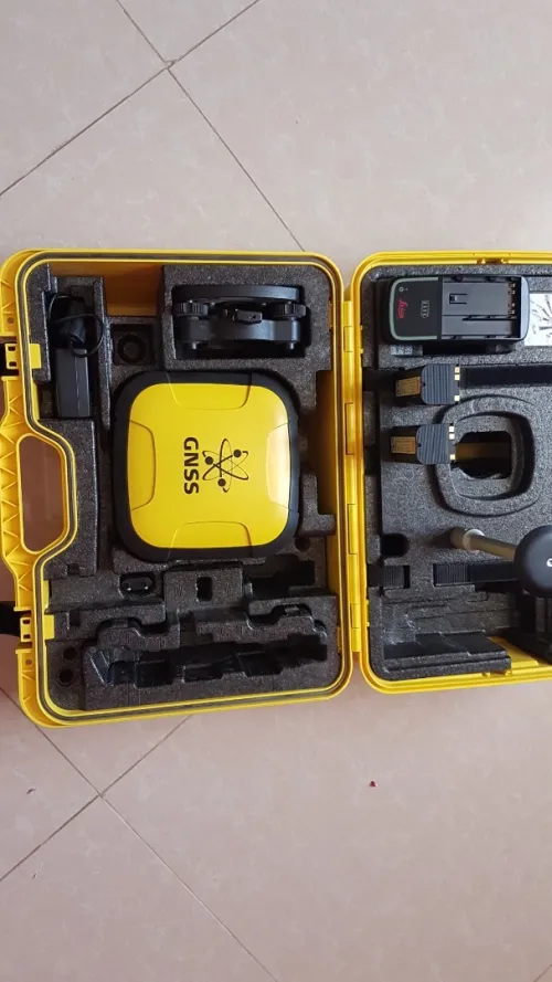 LEICA