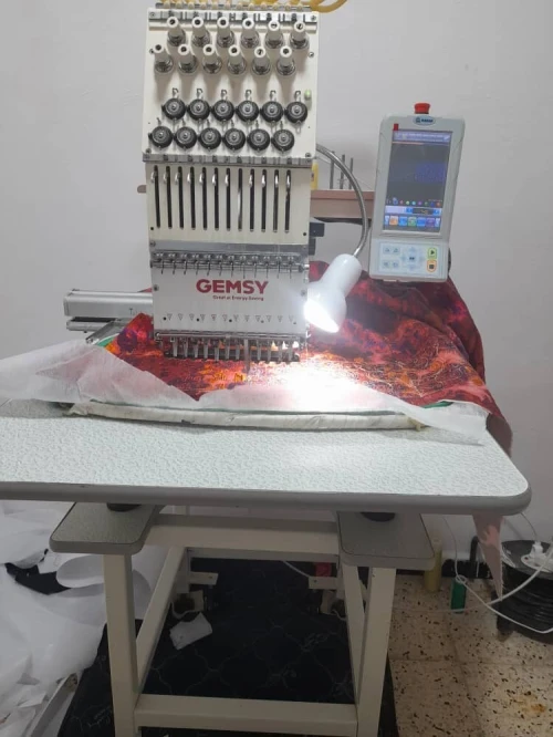 Machine électronique de broderie