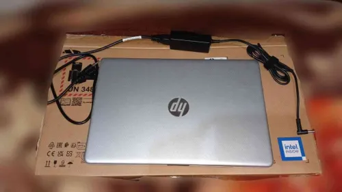 HP 15s i5 1235u