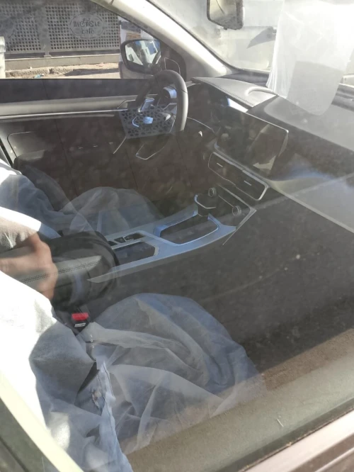Geely Coolray 2025 