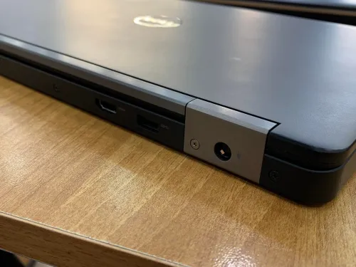 DELL LATITUDE 5580 / I5 7 EME / 8G / 256 SSD /15.6 FHD