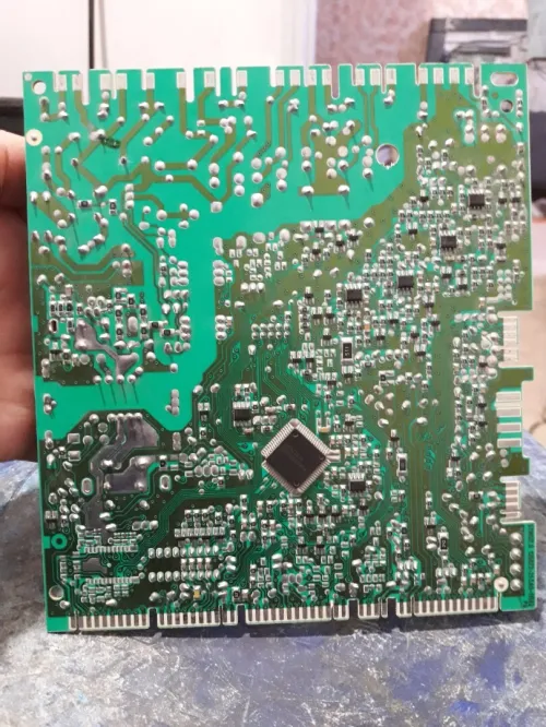 Carte mère saunier Duval (erreur f13)