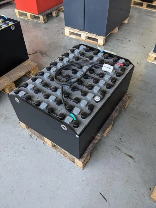 Pneus + Batteries Clark