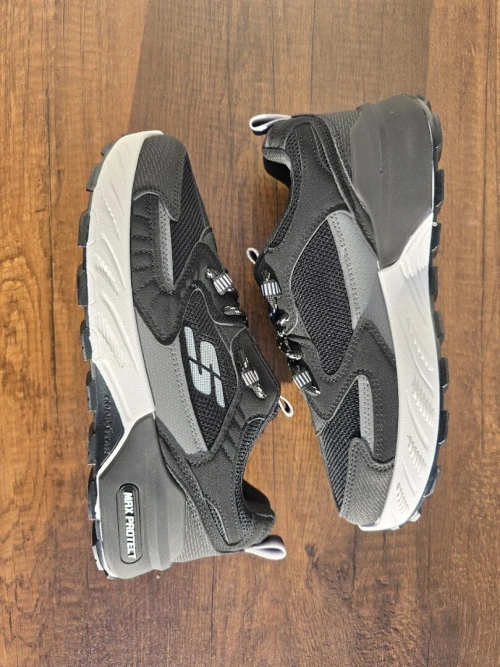 Skechers