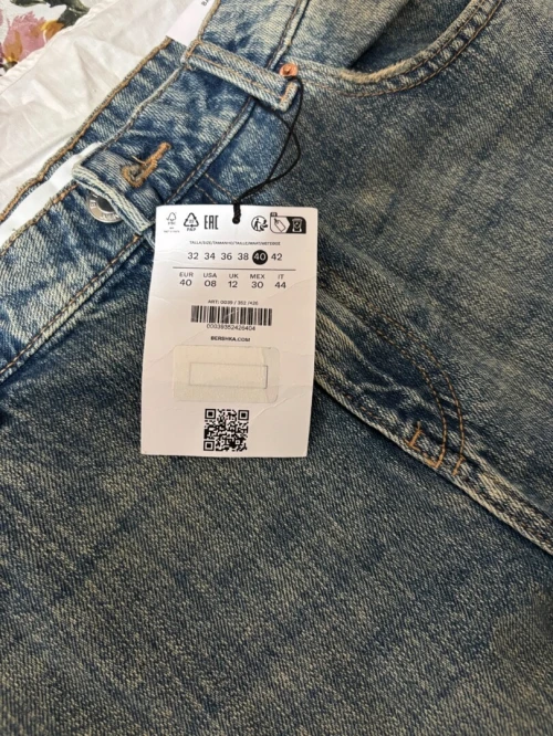 Jean BERSHKA taille L jamais porté