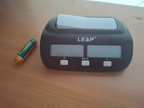 Chronomètre numérique professionnel LEAP - Sport et Jeux. ساعة توقيت رقمية احترافية LEAP - للرياضة والألعاب