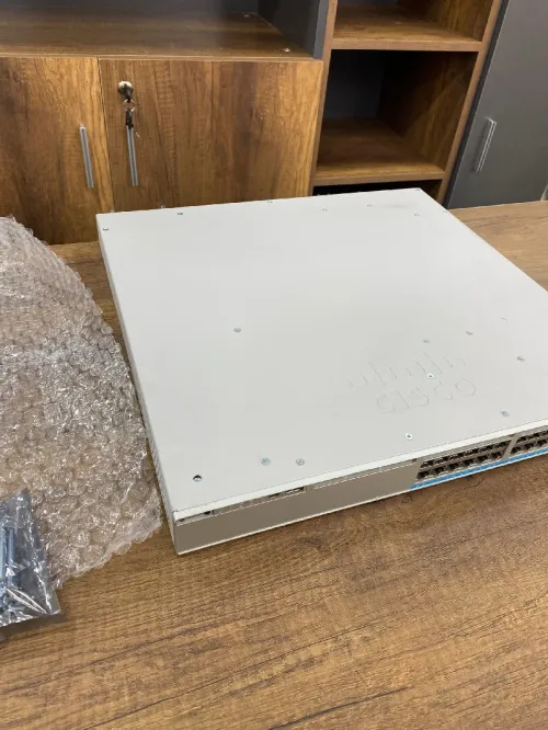 Cisco c9300 24 port