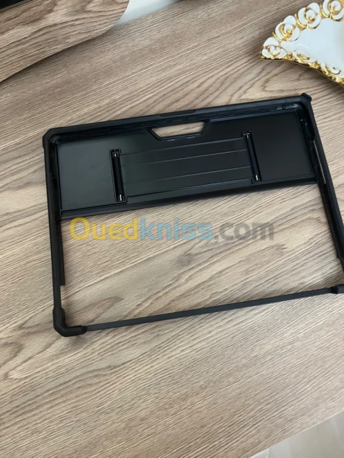 POCHETTE SURFACE PRO 9 