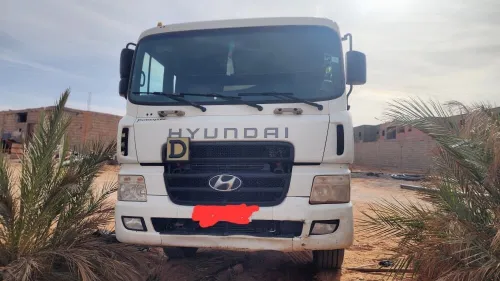Hyundai Hd370 8x4 2010