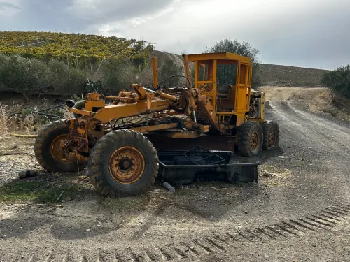 Komatsu GD705 1996