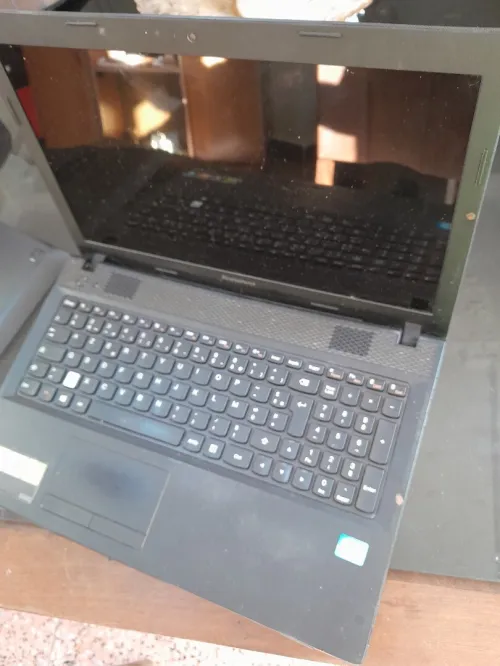 PIECES carcasse &ficheur LENOVO G 500