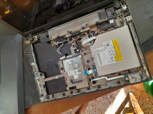 PIECES carcasse &ficheur LENOVO G 500