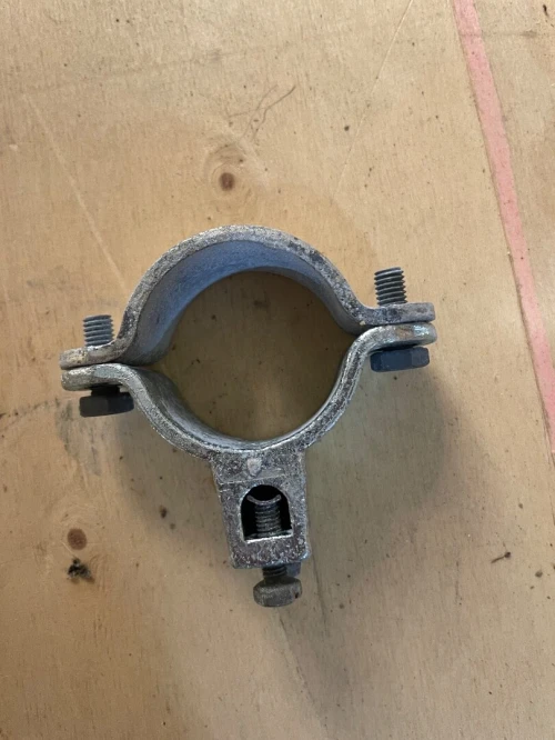 Collier de mise a la terre (piquet ou pipe avec cable)