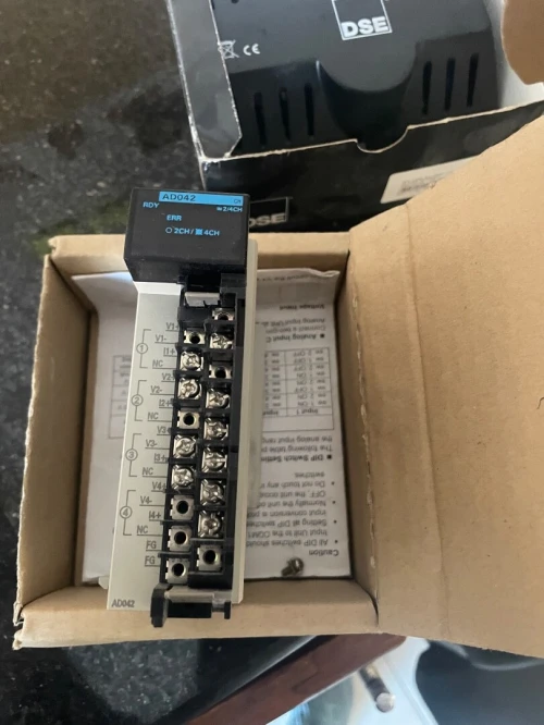 Automate OMRON + module d entrée analogique