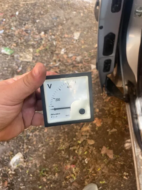 Voltmètre analogique REVALCO