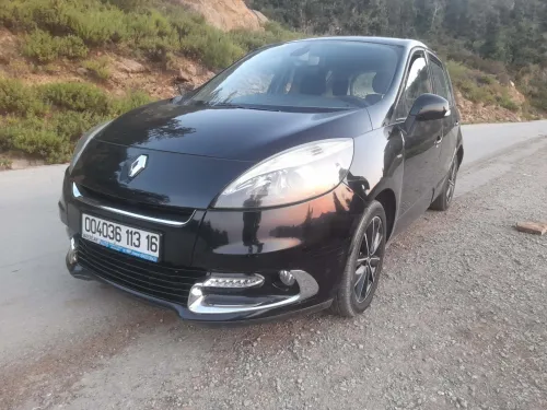 Renault Scenic Court 2013 Bose