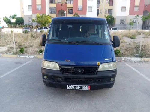 Peugeot Boxer 2000 9 places