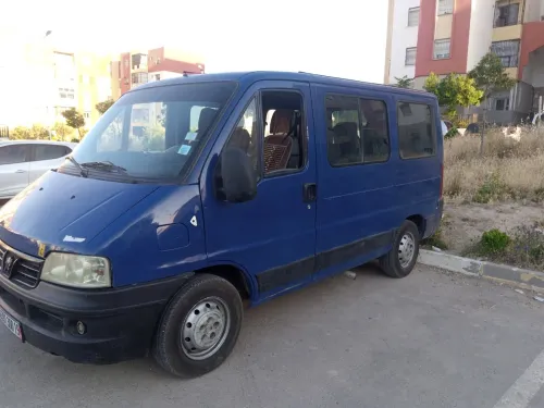 Peugeot Boxer 2000 9 places