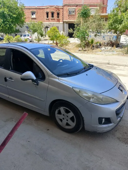 Peugeot 207 2012 Fennec